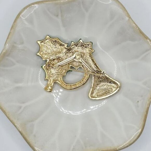 Holiday Trumpet & Mistletoe Brooch Pin - Picture 2 of 2